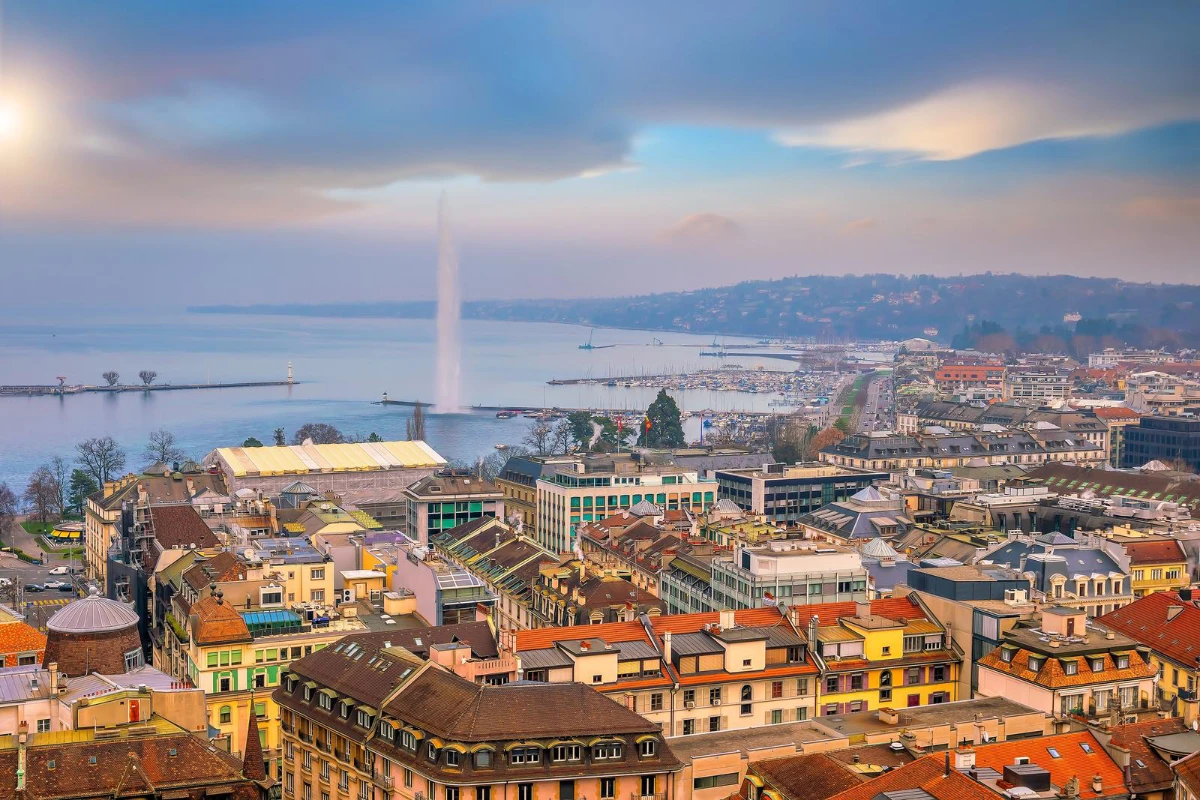 photo de la Ville de Genève avec la rade et le jet d'eau